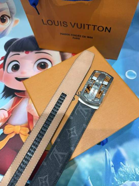 Picture of Louis Vuitton Belts _SKUfw208368537fw